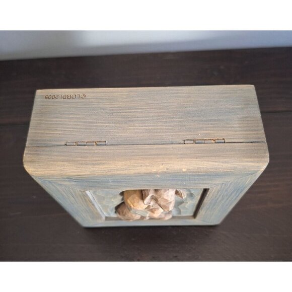 Willow Tree "Hug" Keepsake Box/Pre-owned, EUC - Picture 3 of 6